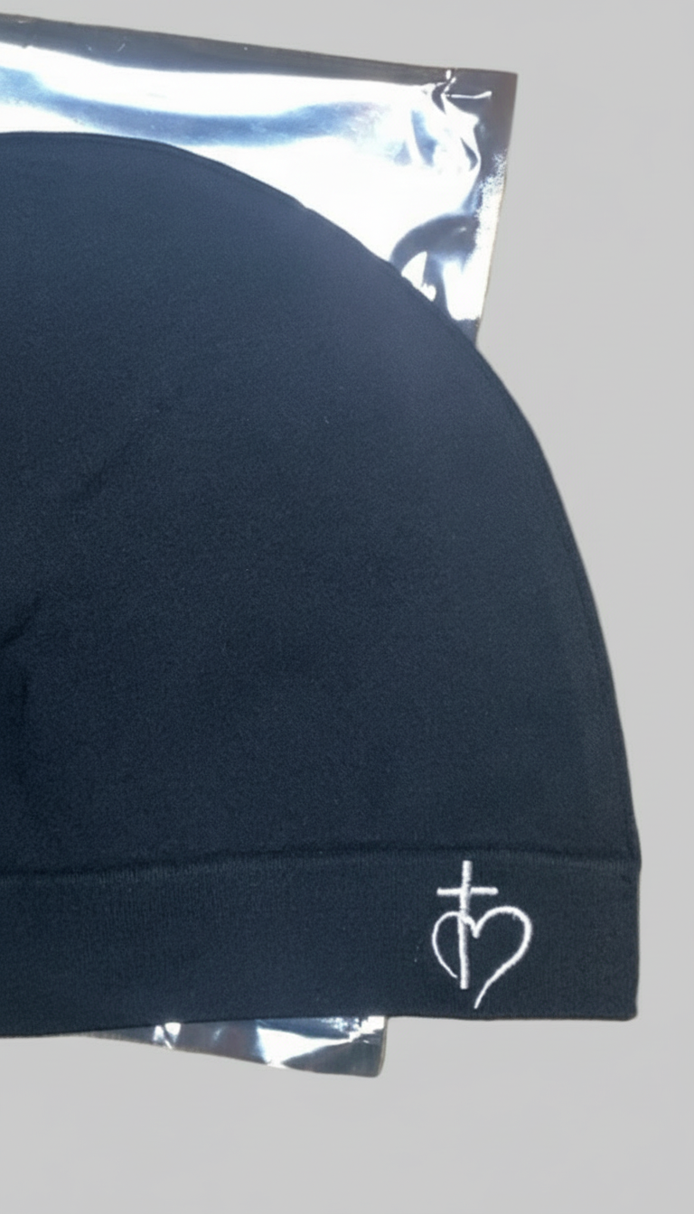 Essentials Skullcap black embroidery logo edition
